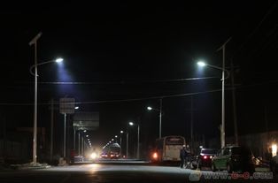 新疆喀什7米太陽能路燈熱鍍鋅噴鍍燈桿高壽命低價格智能鄉(xiāng)鎮(zhèn)道路照明燈具廠